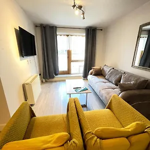  Apartment Greeg Court