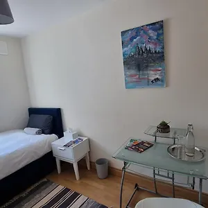  Homestay Nest.